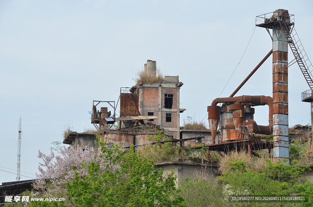 废弃工厂遗迹