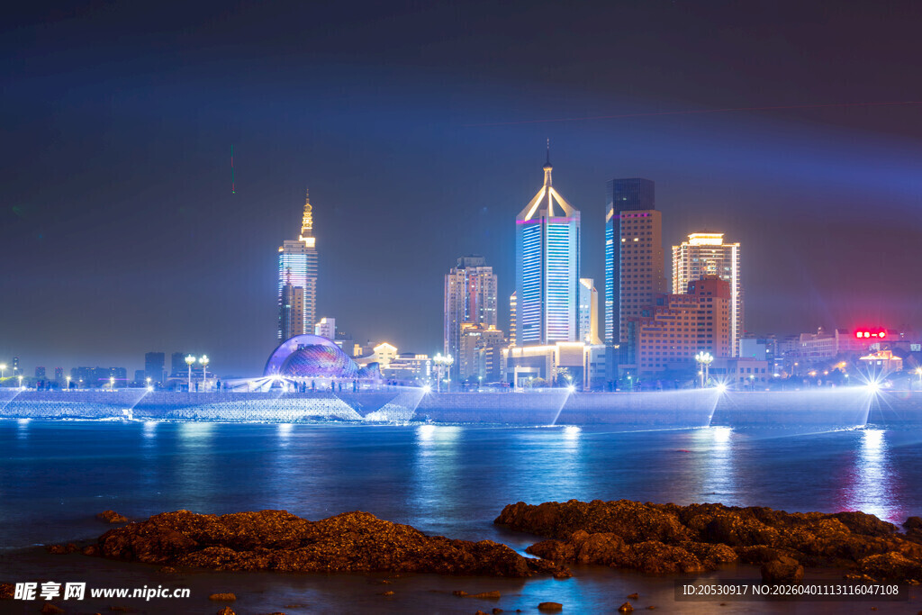 青岛现代城市海滨夜景灯光