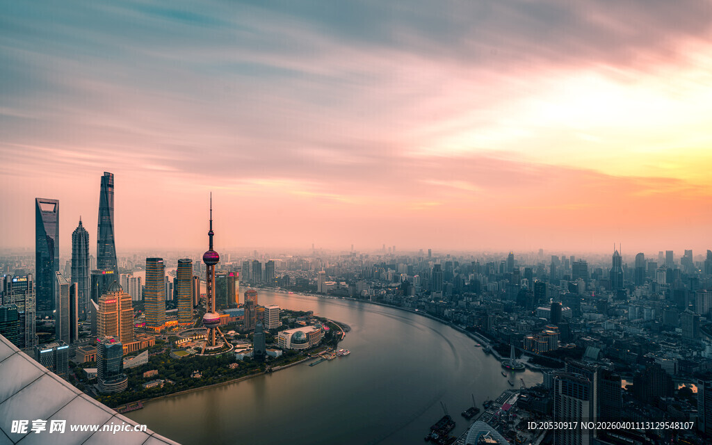 上海地标东方明珠日落城市风光