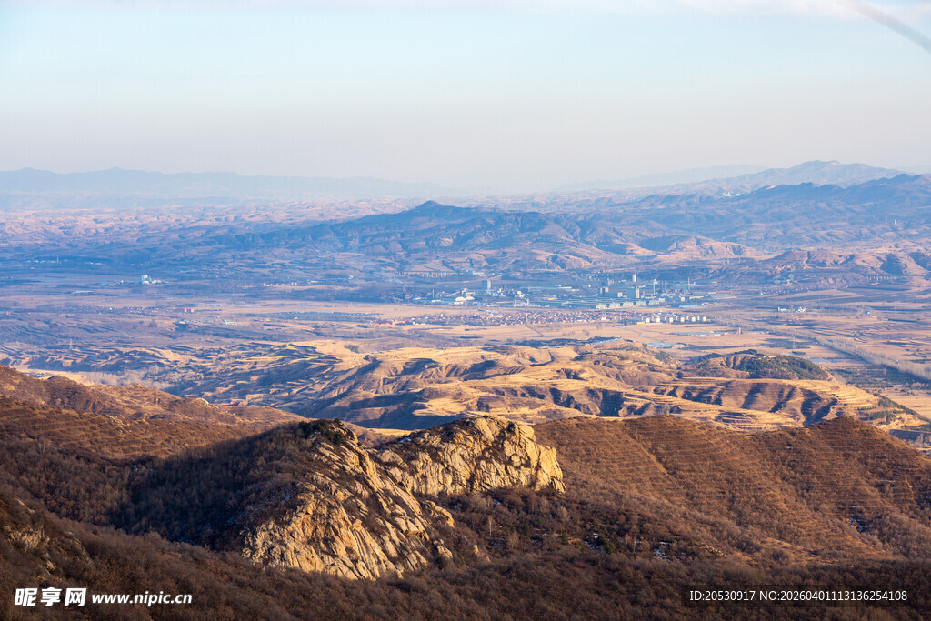 山西岚县黄土高原自然山脉平原户