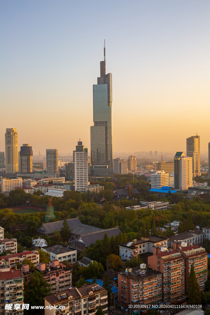 南京紫峰大厦日出风光