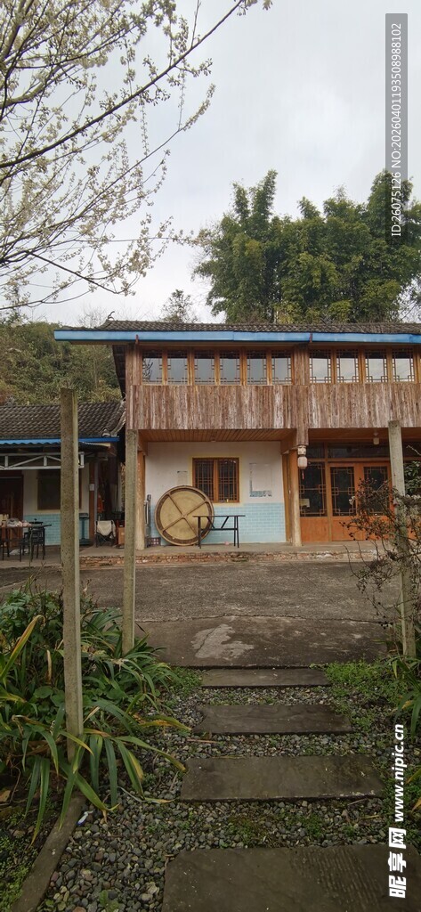 乡村小屋周边景致