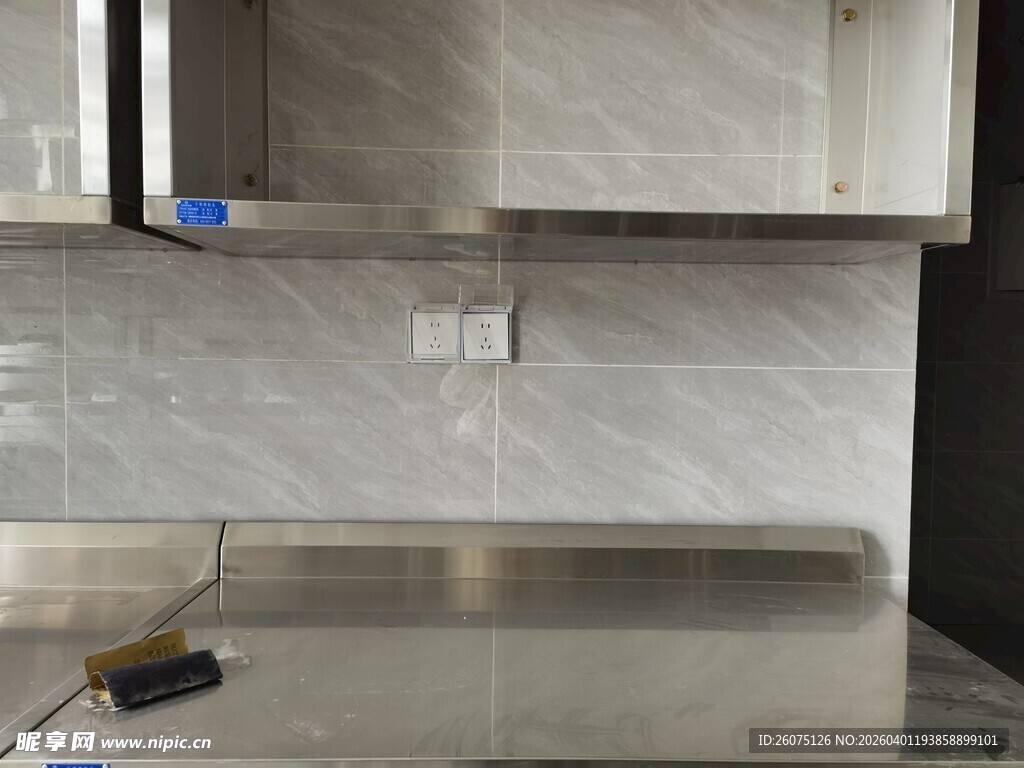 现代简约厨房不锈钢台面