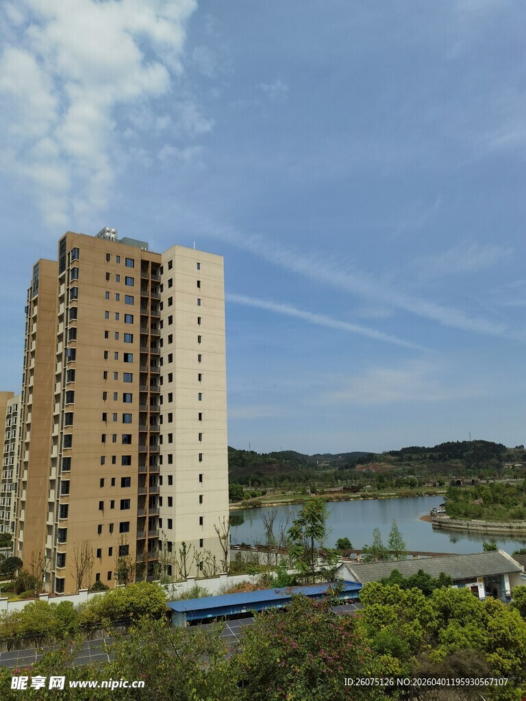 河畔高层住宅景观