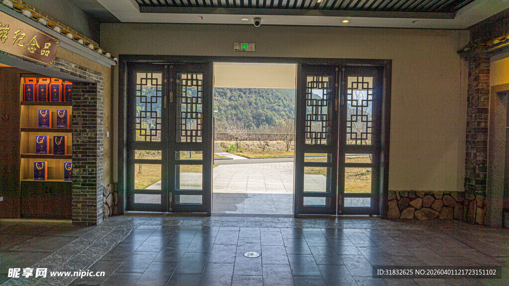 中式敞开门厅 视野开阔