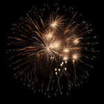 金色烟花绽放夜空