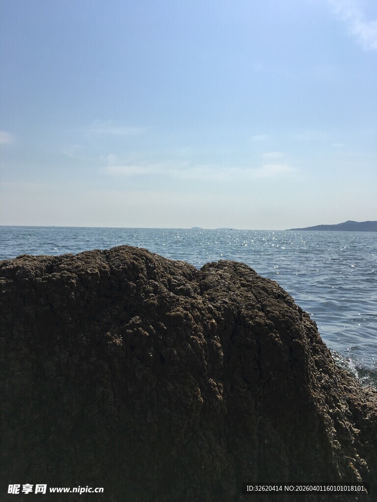 海边岩石与广阔海景
