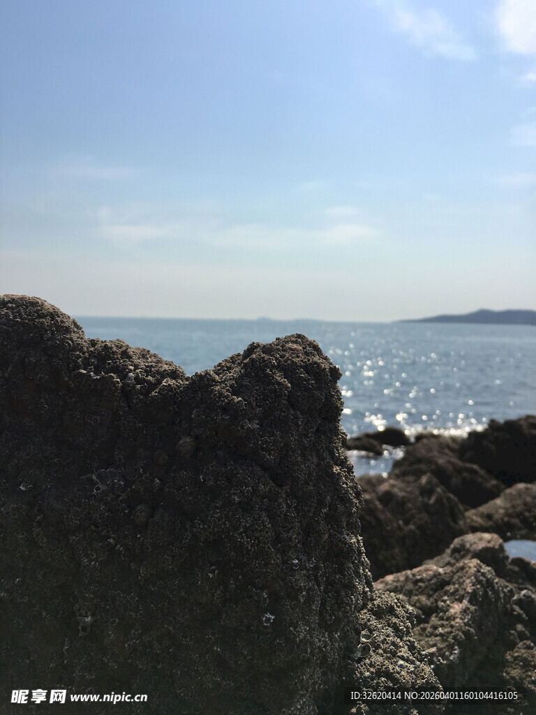 海边礁石