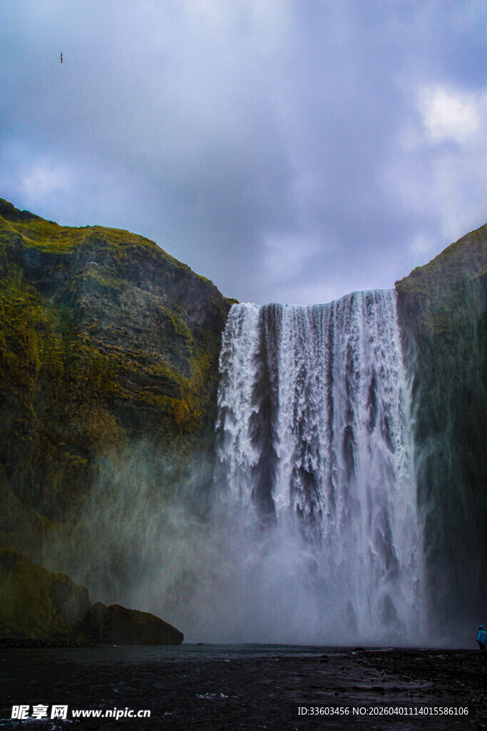 壮观冰岛瀑布自然美景