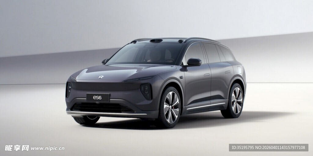 时尚电动SUV汽车展示