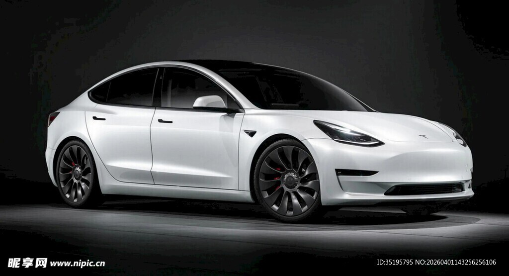白色特斯拉Model 3轿车