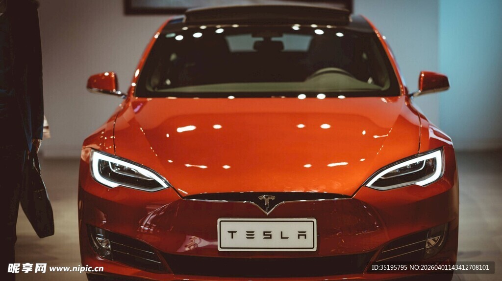 红色炫酷特斯拉汽车展示