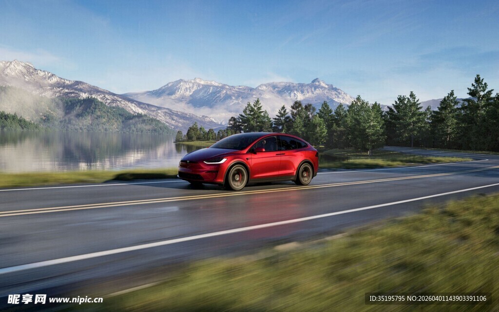 红色汽车驰骋于湖光山色间