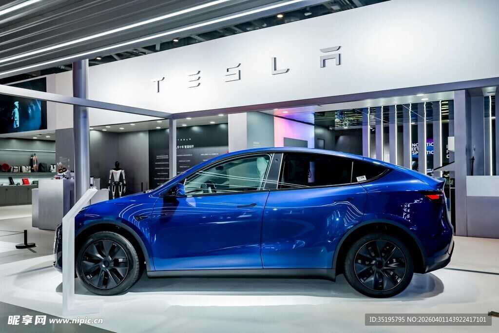 蓝色特斯拉汽车展厅展示