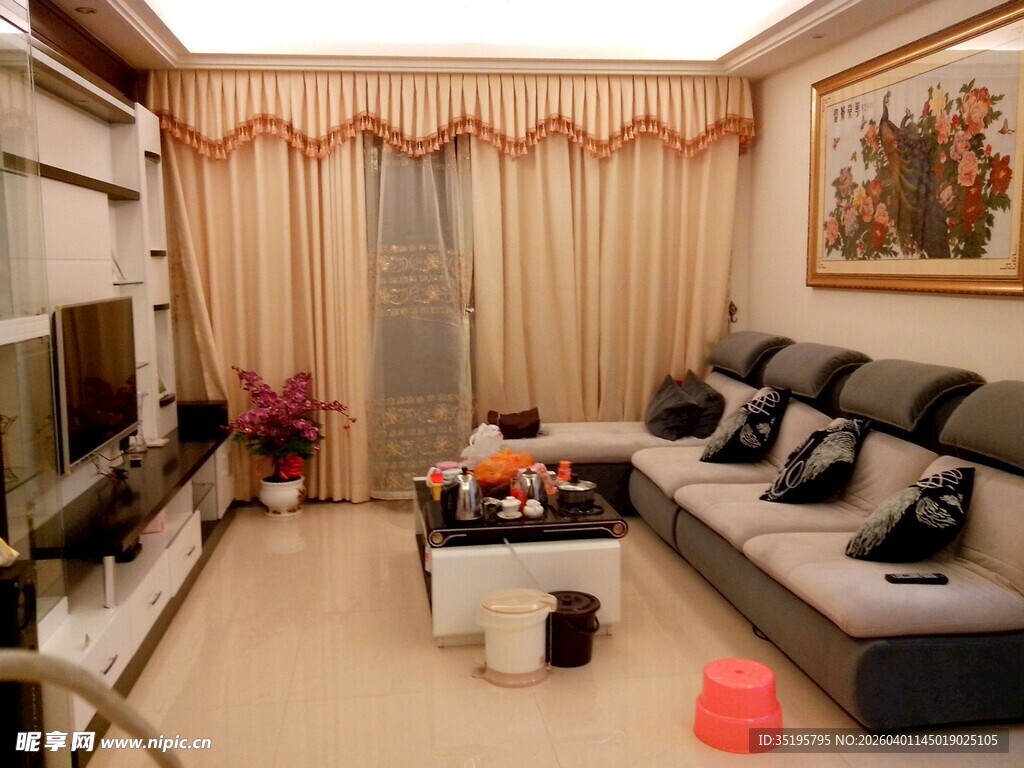 温馨现代风客厅室内场景