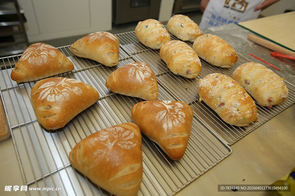 新鲜出炉的美味烘焙面包