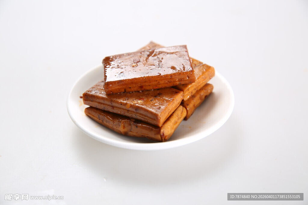 白盘上的豆干