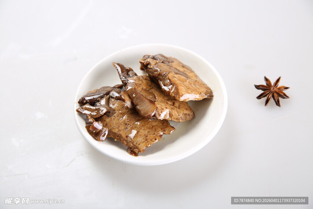卤制卤肉块