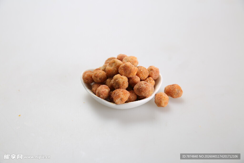 碗中美味香脆的花生