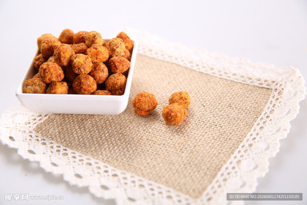 美味香脆的油炸花生