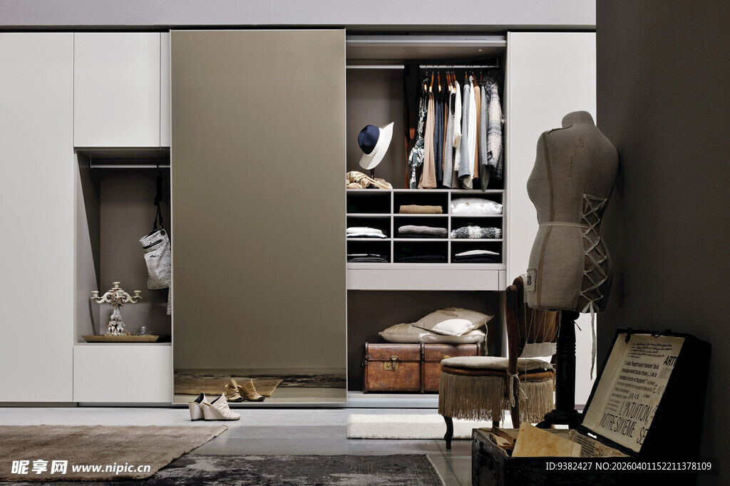 现代简约风格时尚衣帽间