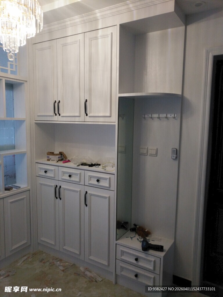 简约白色厨房橱柜设计