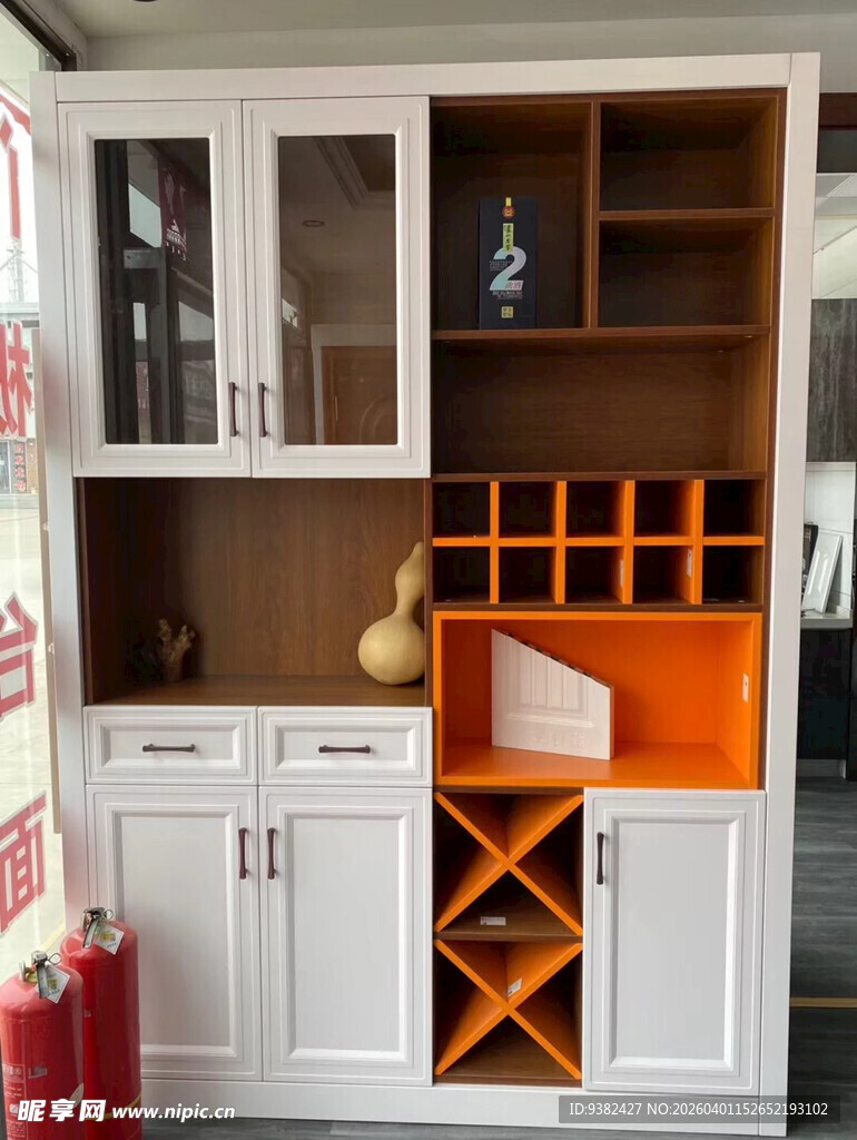 现代简约风酒柜设计展示