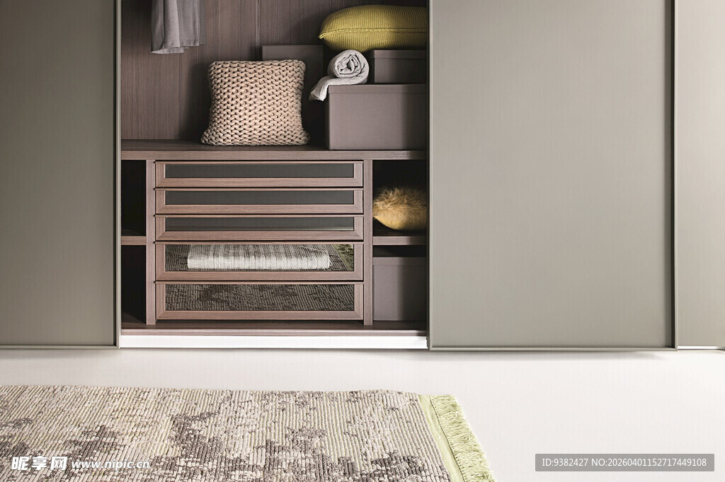 现代简约风格的衣柜收纳