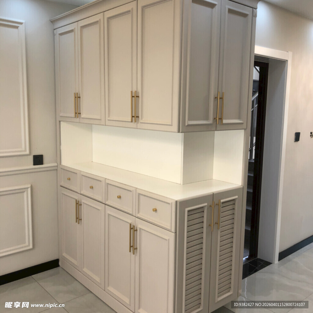 简约白色厨房橱柜设计