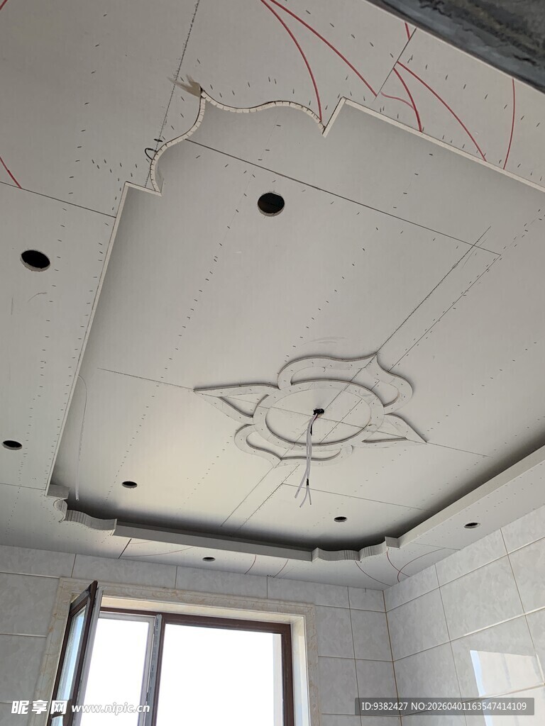 天花板装修中的电路布局