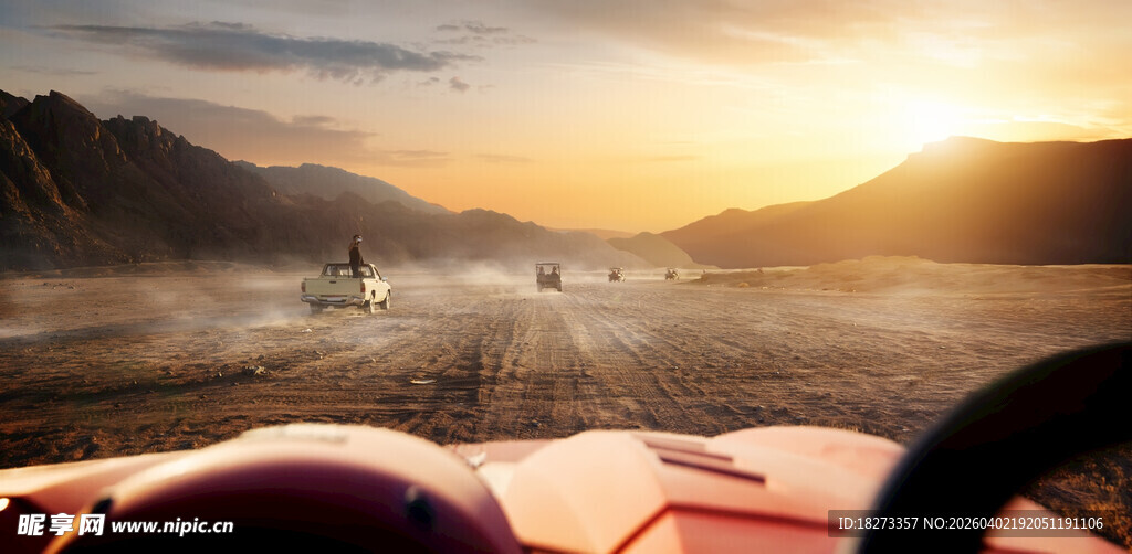 夕阳下的越野驾驶之旅