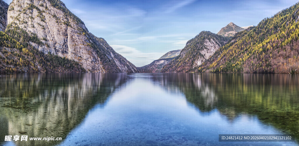 宁静山水间的绝美湖景