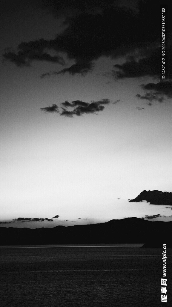 黄昏下的旷野与天际