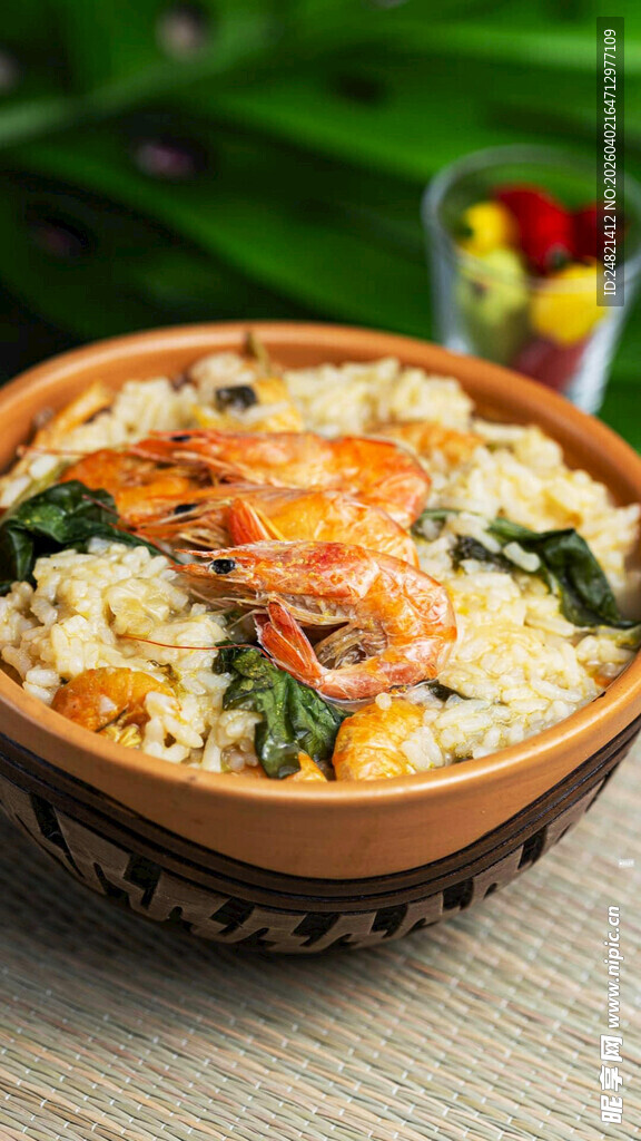 美味虾仁炒饭飘香诱人