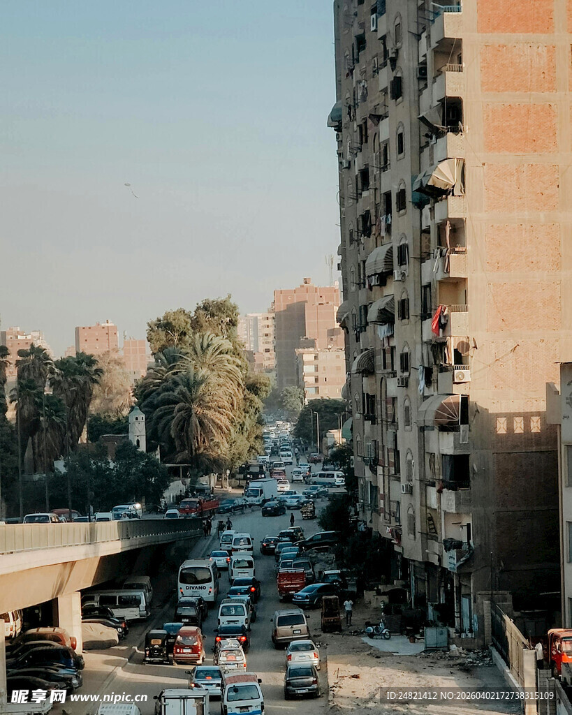 城市街道拥堵景象