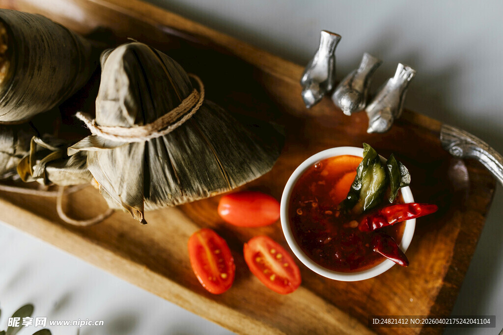 传统美食与特色食材组合