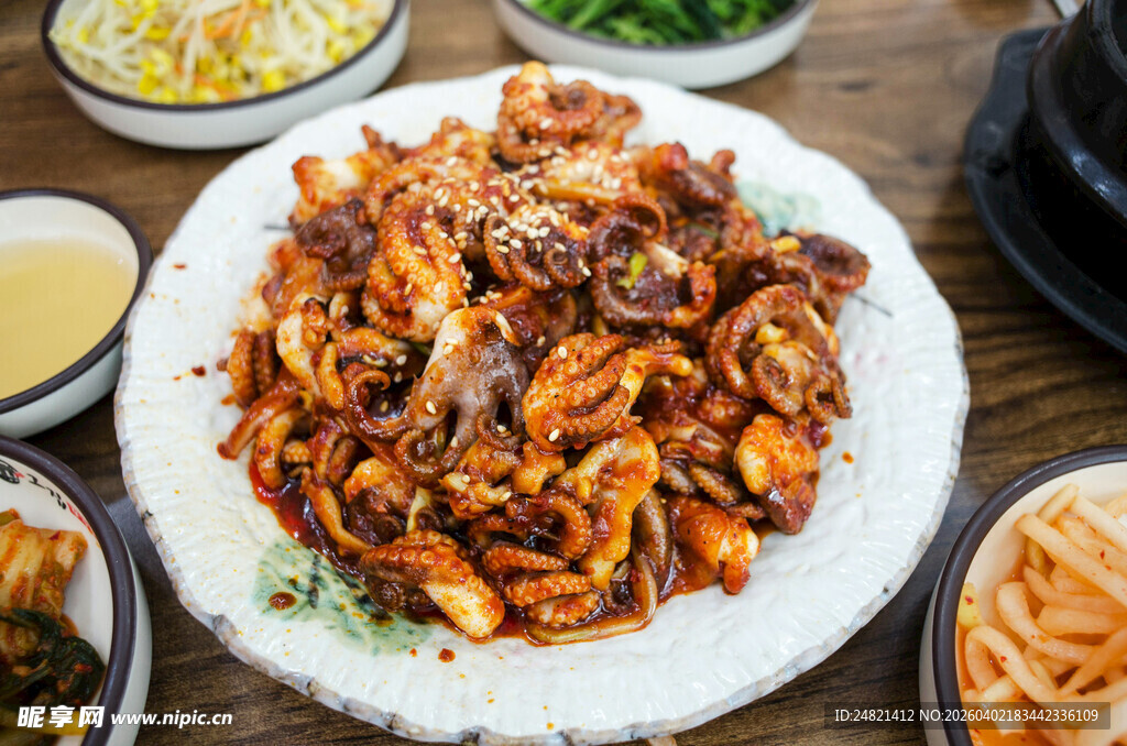 丰盛中式菜肴拼盘