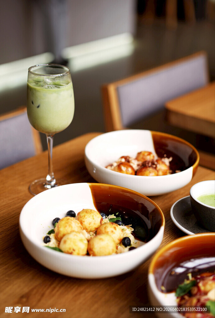美味餐食与清新饮品