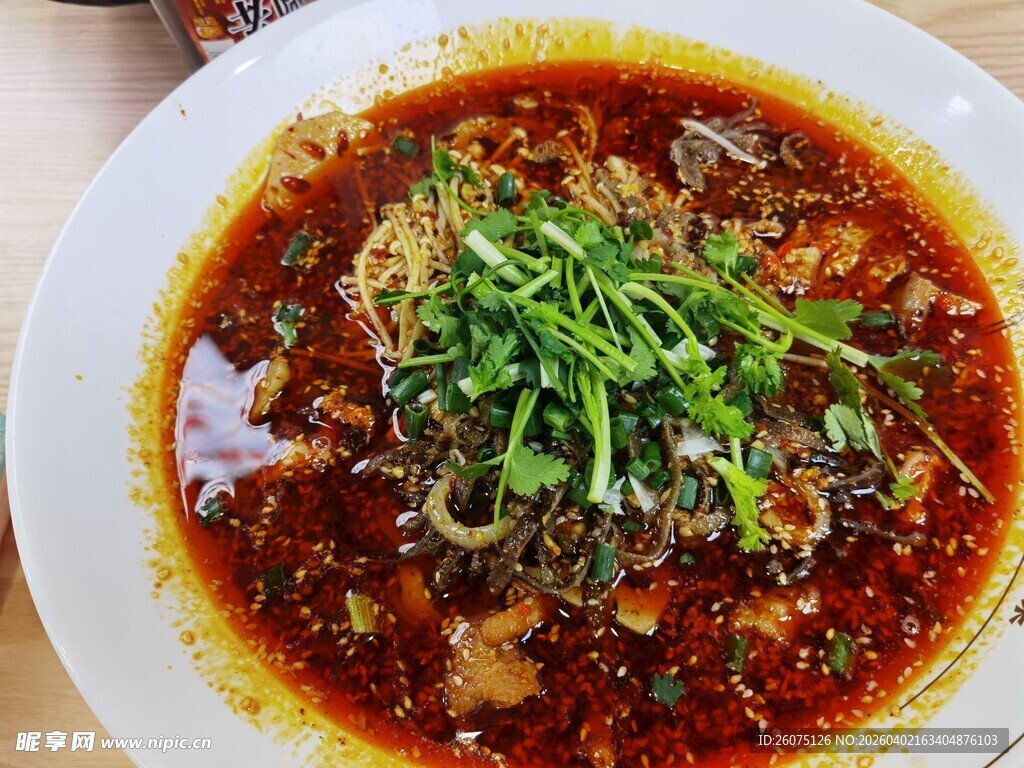 香辣可口的美味冒菜