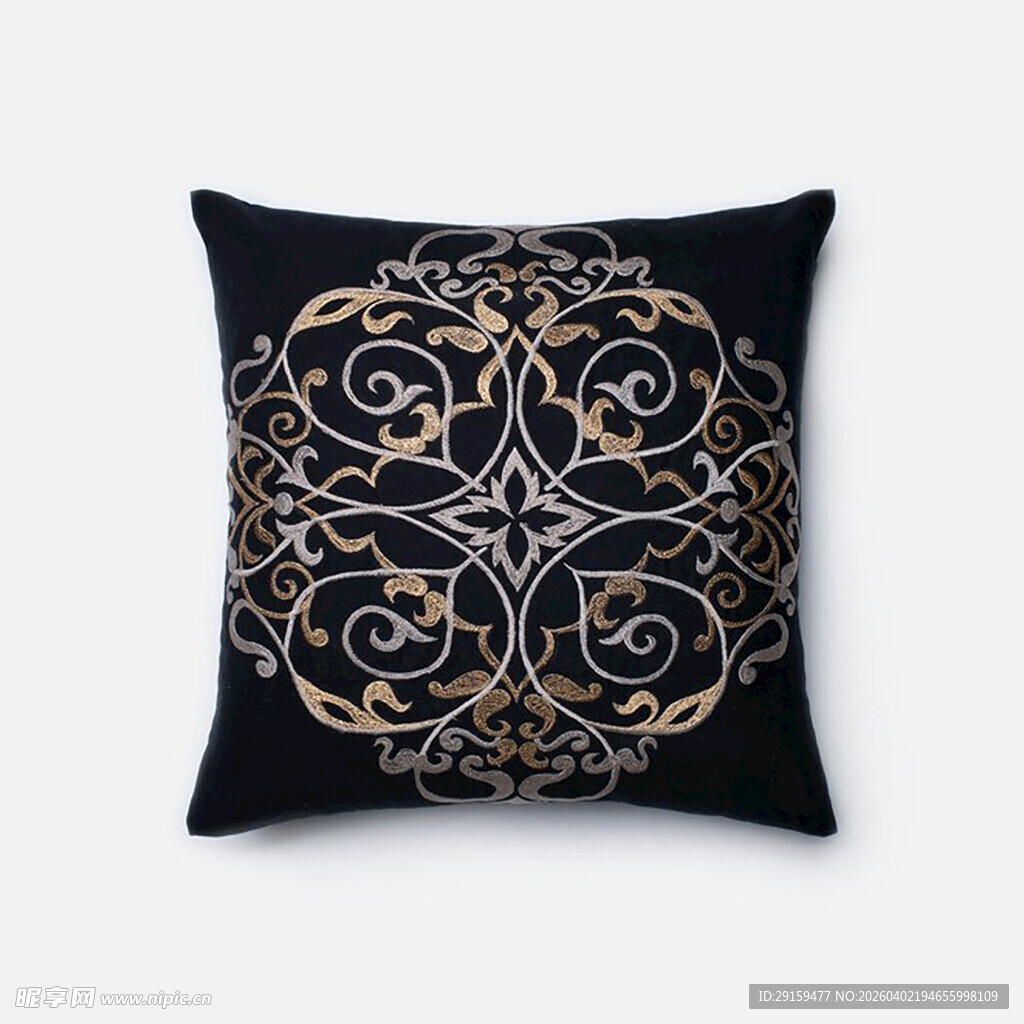 黑金花纹装饰抱枕