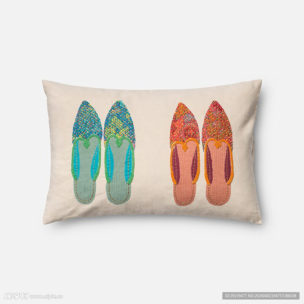 多彩鞋图案装饰抱枕