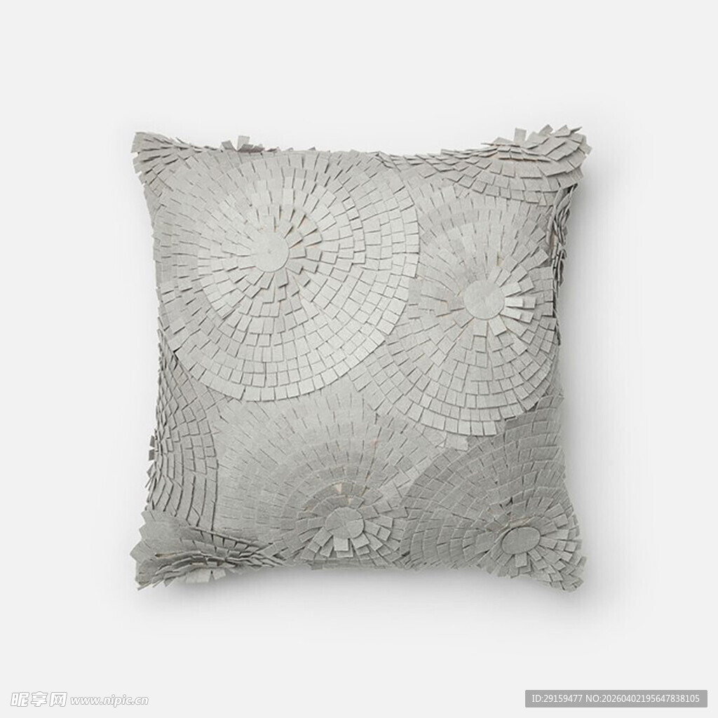 浅灰色花纹流苏装饰抱枕