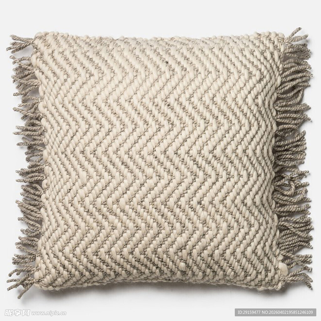 流苏装饰的人字纹抱枕
