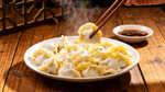 热气腾腾的美味饺子