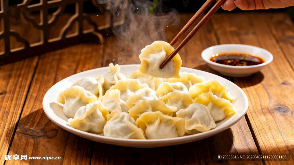 热气腾腾的美味饺子