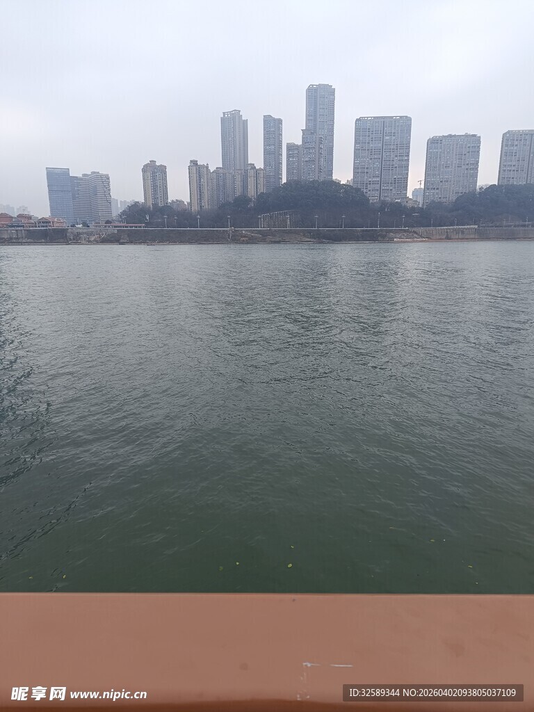 城市滨水风光远眺