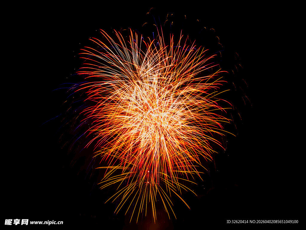 绚丽烟花绽放夜空