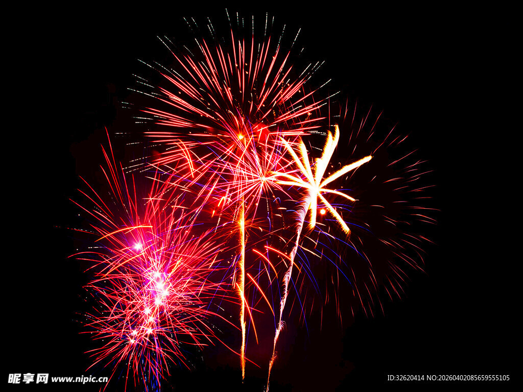 绚丽烟花绽放夜空