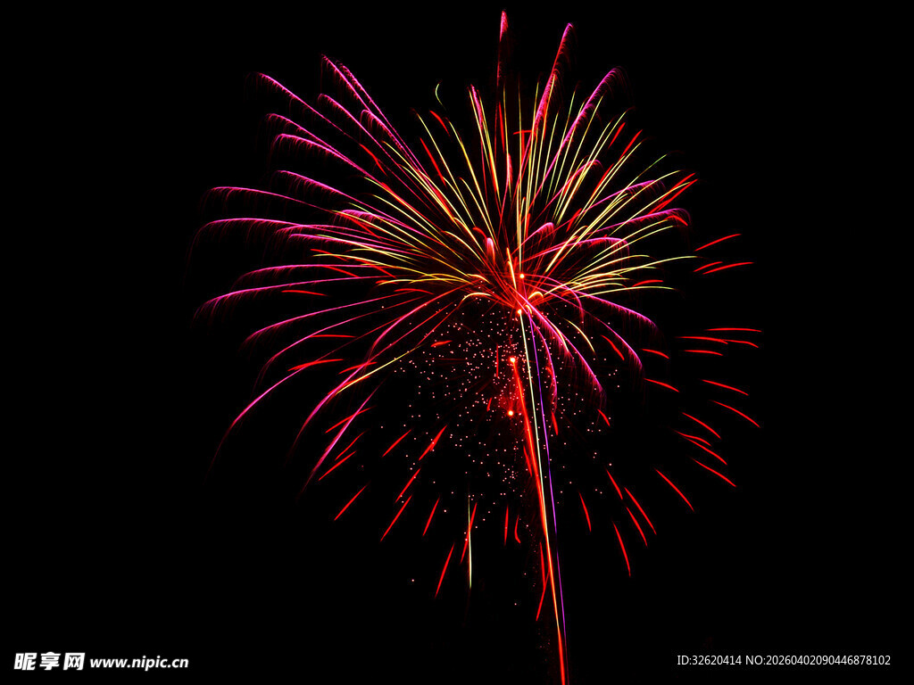 绚丽绽放的多彩烟花