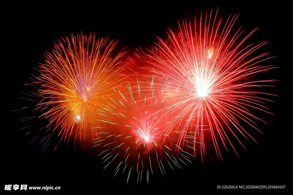 绚丽烟花绽放夜空